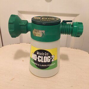 Vintage Miracle-Gro No-Clog-2 Lawn & Garden Feeder Sprayer Bottle